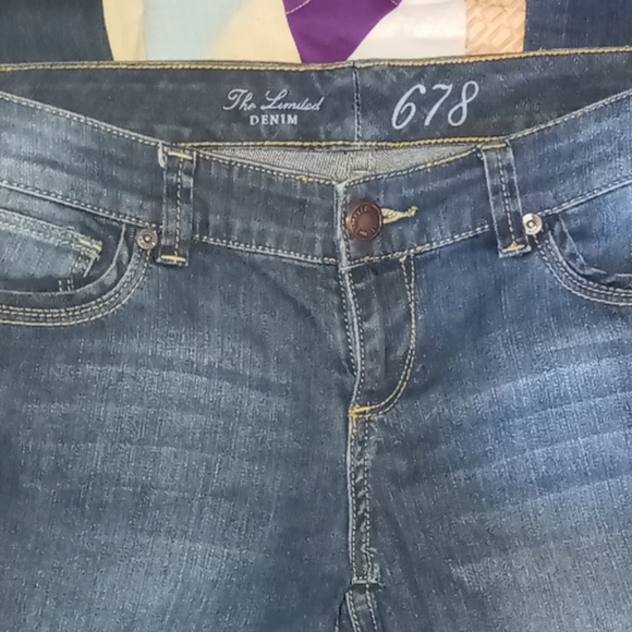 Limited - Picture 4 of 4